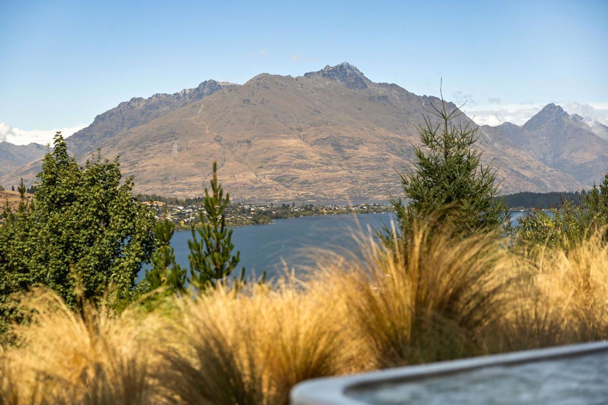 Lakeside Mountain Haven Queenstown Exterior foto