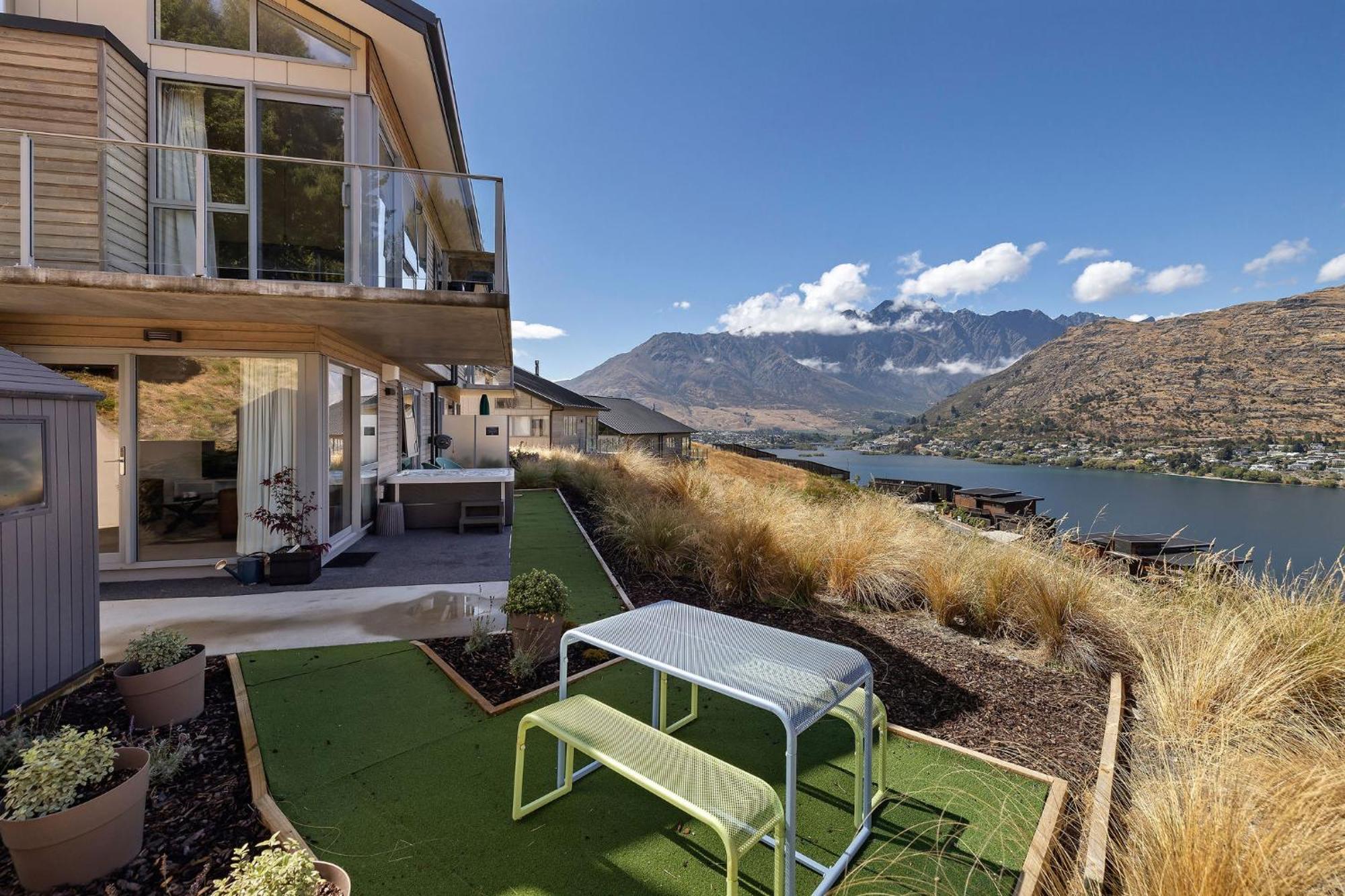 Lakeside Mountain Haven Queenstown Exterior foto